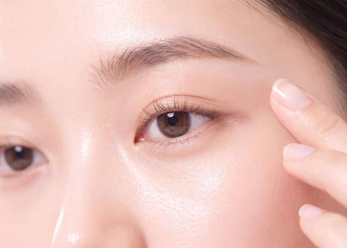 리뷰티 자연유착 쌍꺼풀 편안한 눈매 디자인. 상단 배너 (AI 생성 예시)