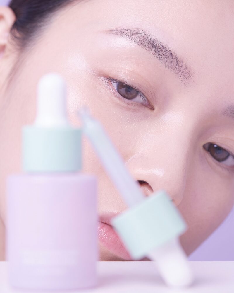 맑고 편안한 눈매 밸런스를 표현한 비식별 컨셉 예시 이미지