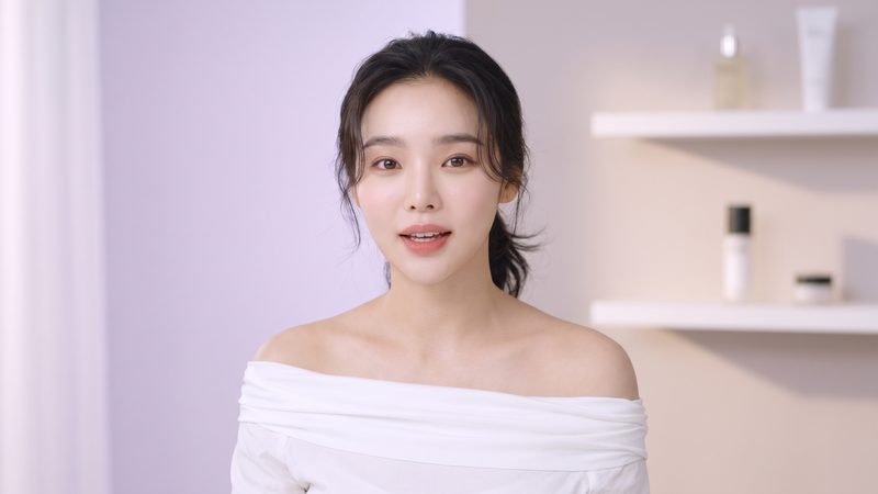 리뷰티 성형외과 눈밑 케어 안내 영상 썸네일 예시 (AI 생성 이미지)