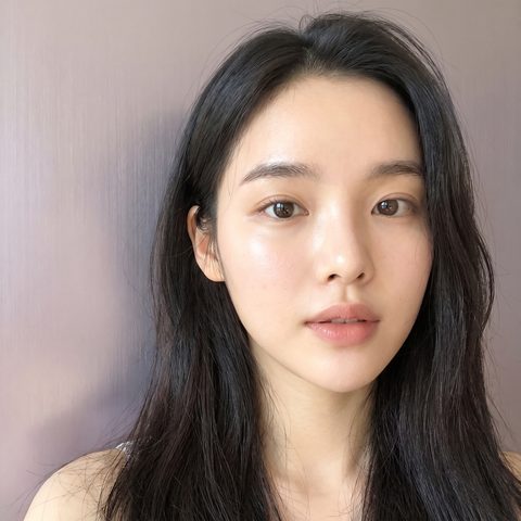 자연스러운 정면 셀피 컷