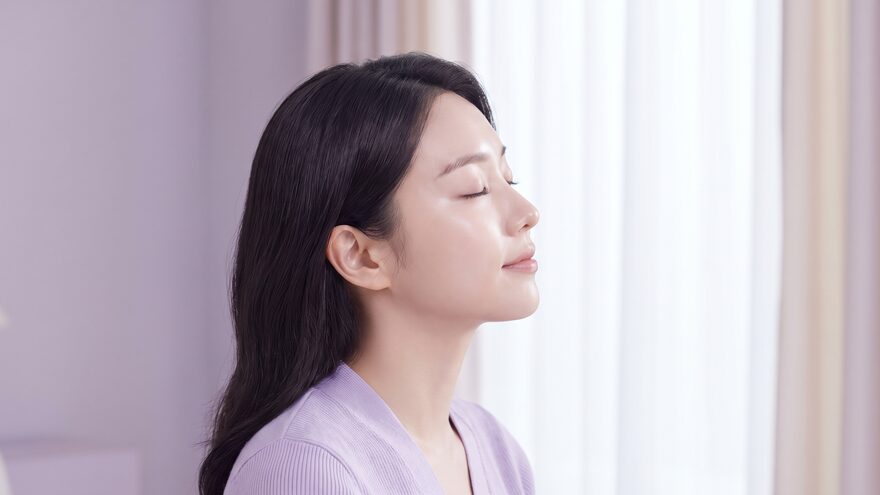 눈밑&middot;중안면 회춘 시술 안내 예시 이미지