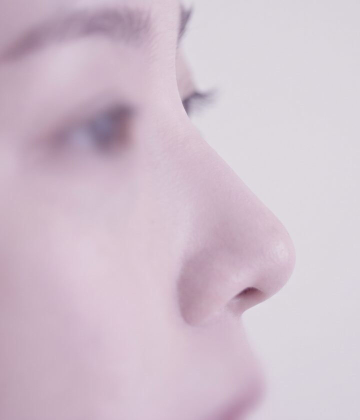 자연스러운 코끝 라인을 담은 무보형물 코성형 디자인 컨셉 예시 이미지 (AI 생성 예시)