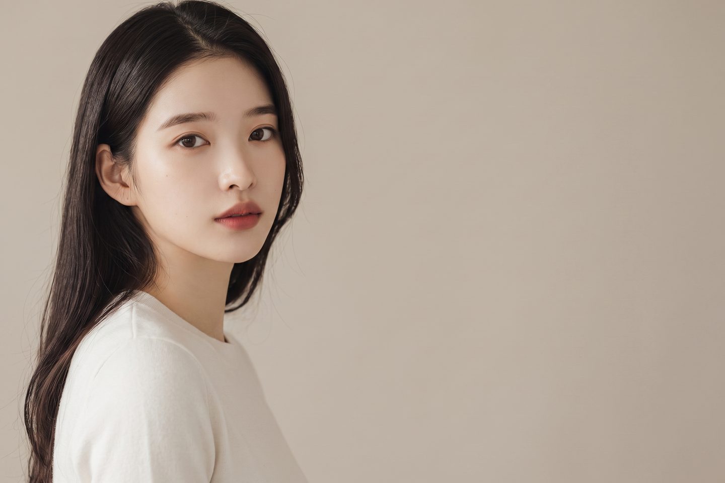 매끄러운 턱선이 강조된 AI 생성 가상 모델의 안면윤곽 컨셉 비주얼