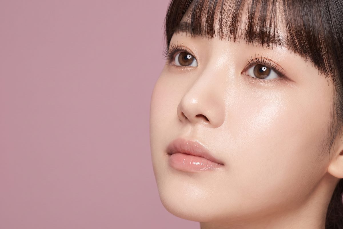 자연스럽고 화려한 눈매를 표현한 뷰티 컷 (AI 생성 예시)