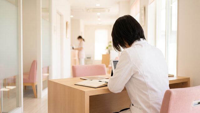 성형외과 원장의 하루를 담은 브이로그 콘셉트 이미지