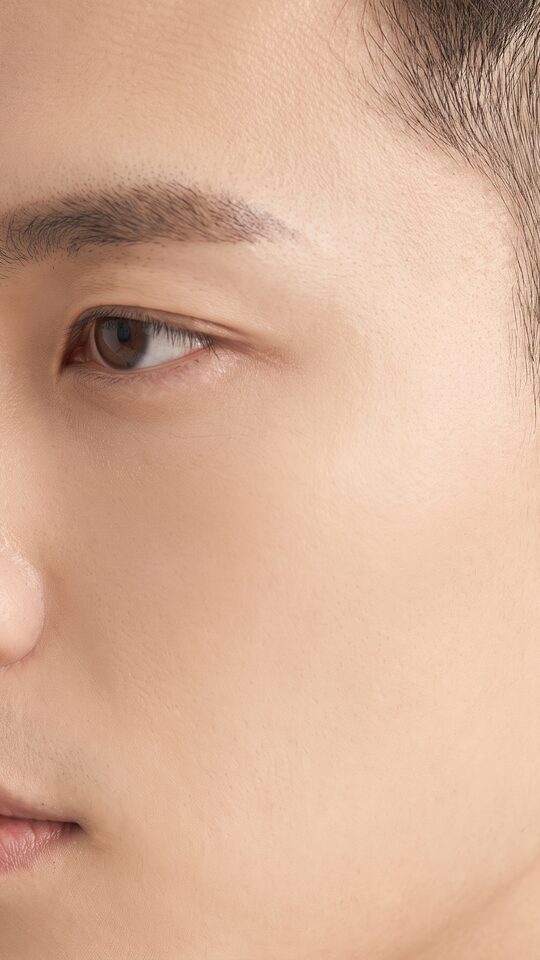 옆모습의 차분한 뷰티 라이프스타일 콘셉트 이미지 (AI 생성 예시)