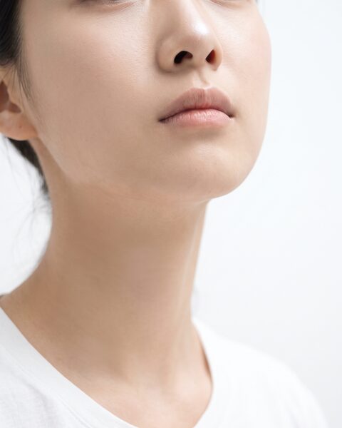 융비 교정 및 콧구멍 성형 컨셉의 비식별 뷰티 이미지 (AI 생성 예시)