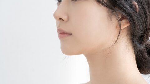 자연스러운 코라인을 다루는 영상 썸네일 (비식별 컨셉)