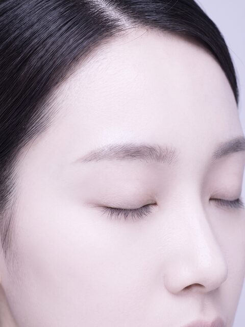 눈매 개선 칼럼 썸네일 개념 이미지 (AI 생성 예시)