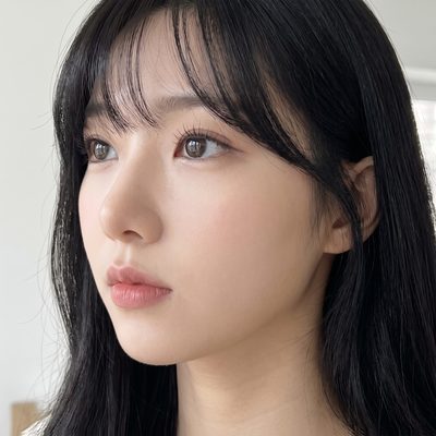 AI 가상 모델 셀피 예시 - 옆모습 프로필