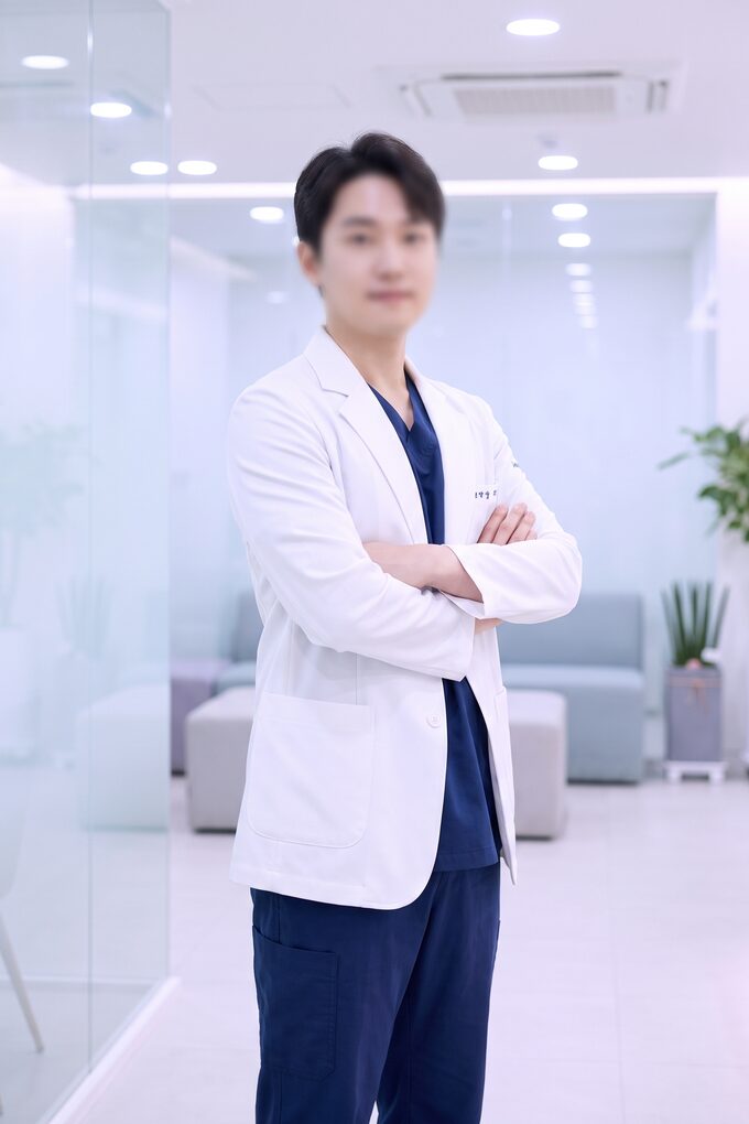 흰 가운을 입은 REBEAUTY 안면윤곽 전담 의료진 (AI 생성 예시 이미지)
