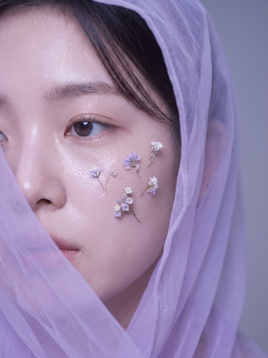 편안한 회복 관리를 상징하는 뷰티 클로즈업 이미지 (AI 생성 예시)