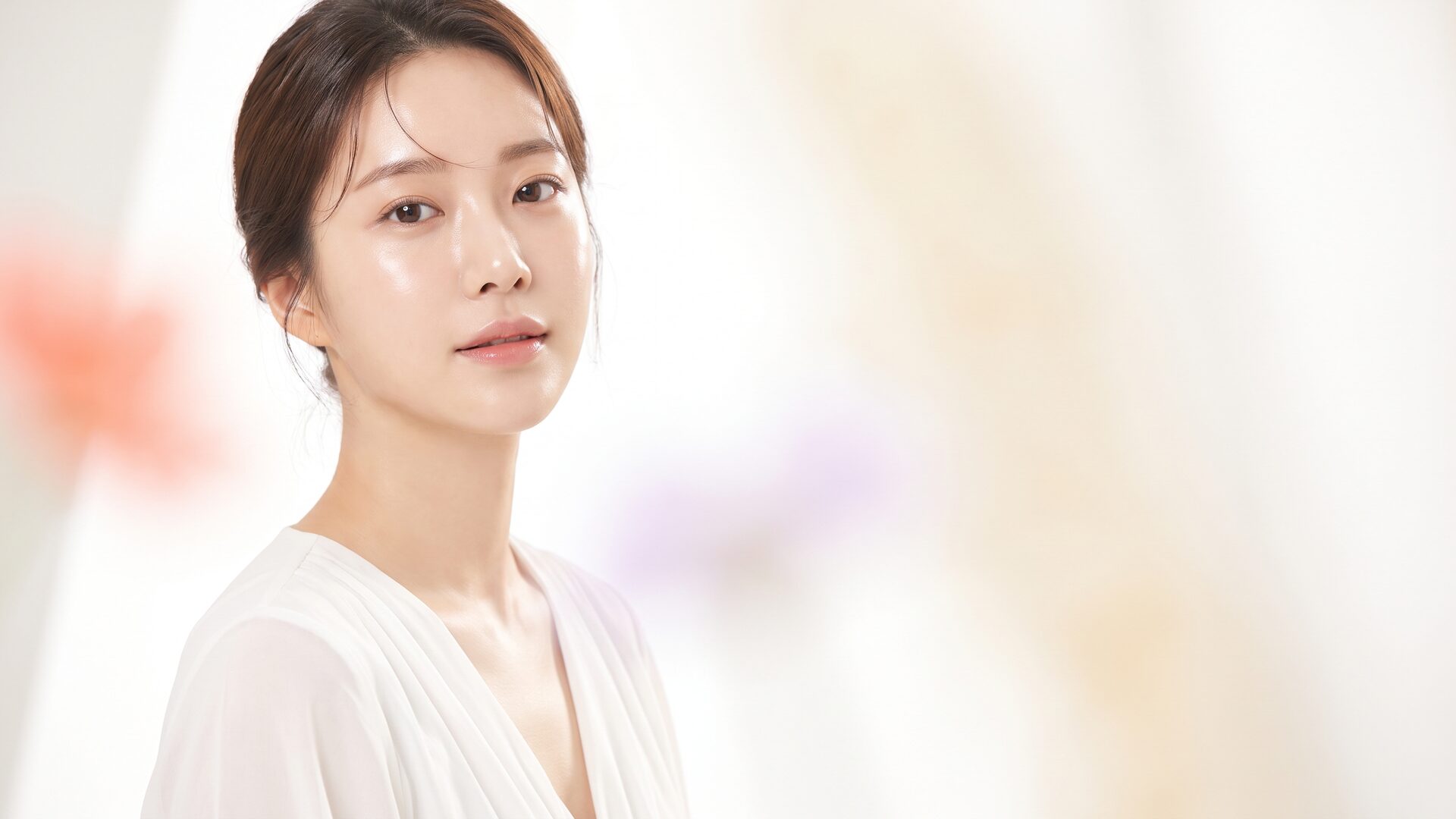 자연스러운 눈매를 강조한 부드러운 뷰티 이미지 (AI 생성 예시)