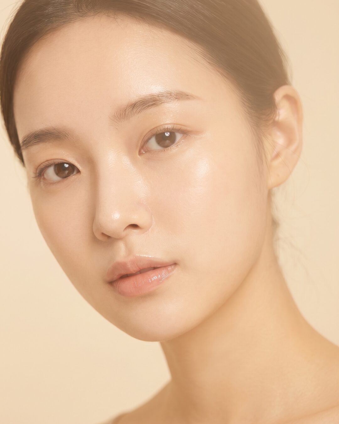자연스러운 코 높이를 표현한 AI 생성 예시 인물 이미지