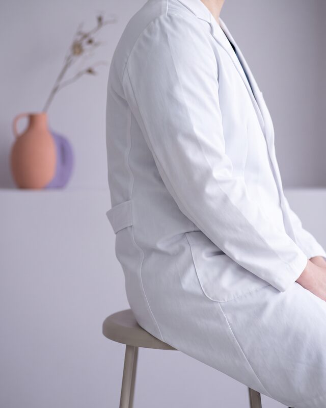REBEAUTY 프리미엄 성형외과 의료진 (AI 생성 예시 이미지)