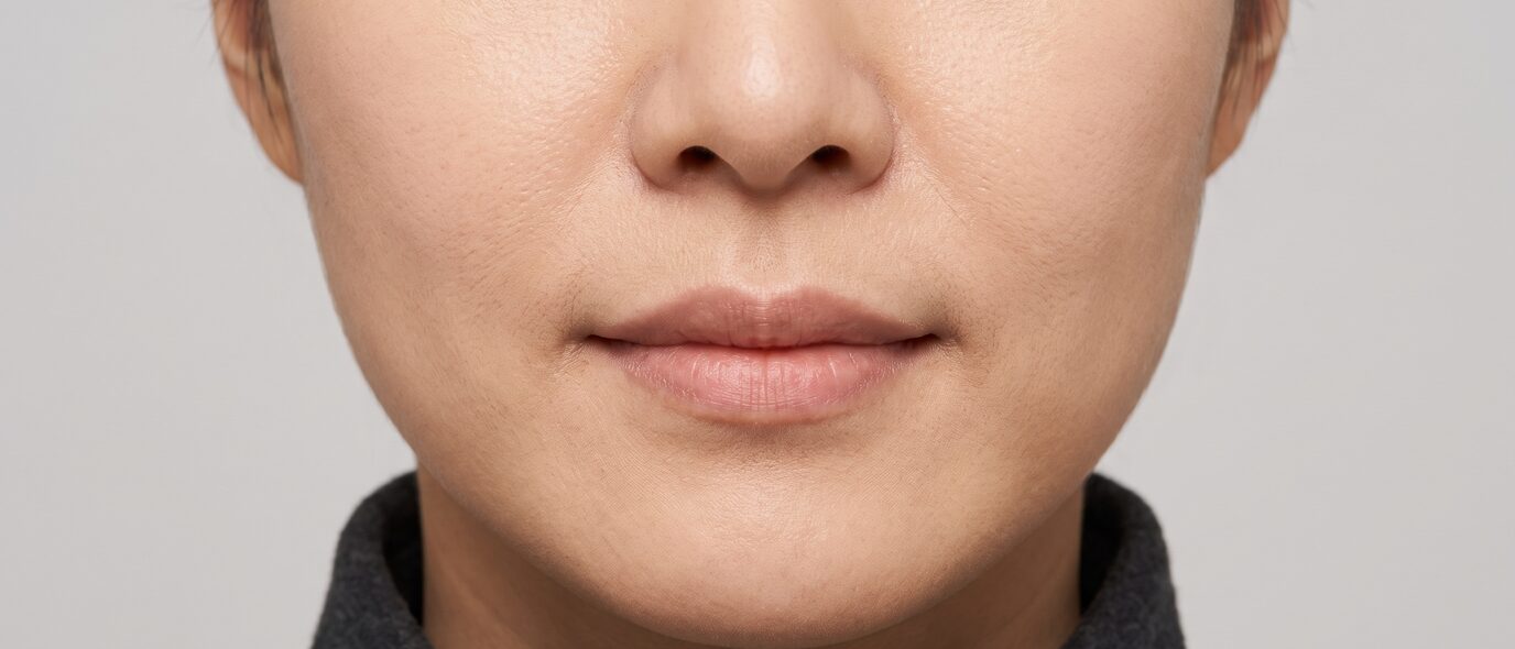 코옆 부위의 피부 질감을 보여주는 비식별 개념 이미지
