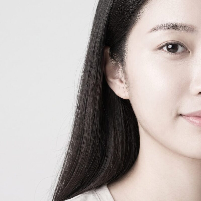 시그니처 눈밑성형 상담을 안내하는 이벤트 이미지 (AI 생성 예시)